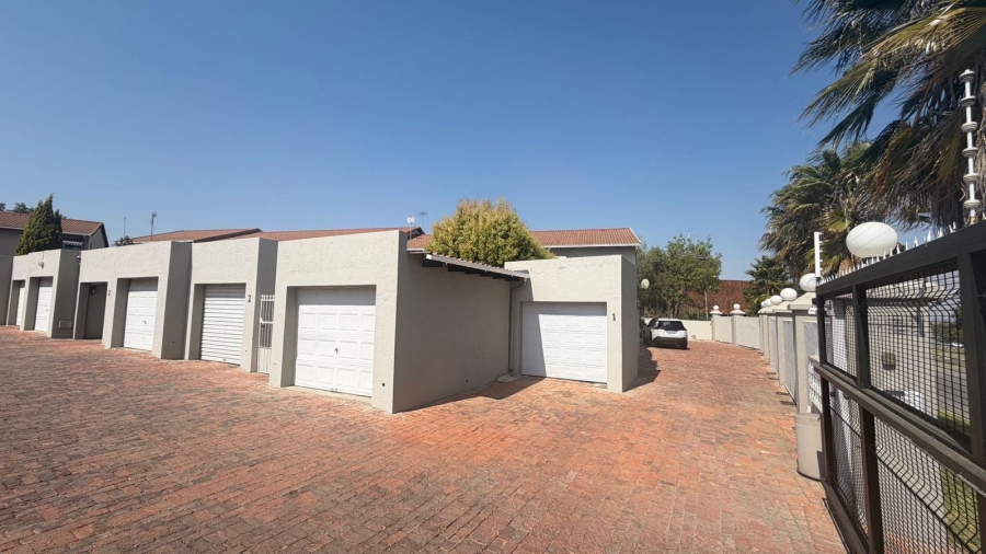 3 Bedroom Property for Sale in Kroonheuwel Free State
